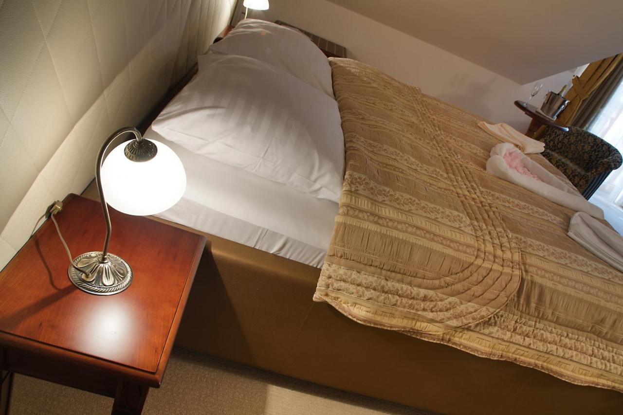 Hotel Gold Chotoviny Szoba fotó