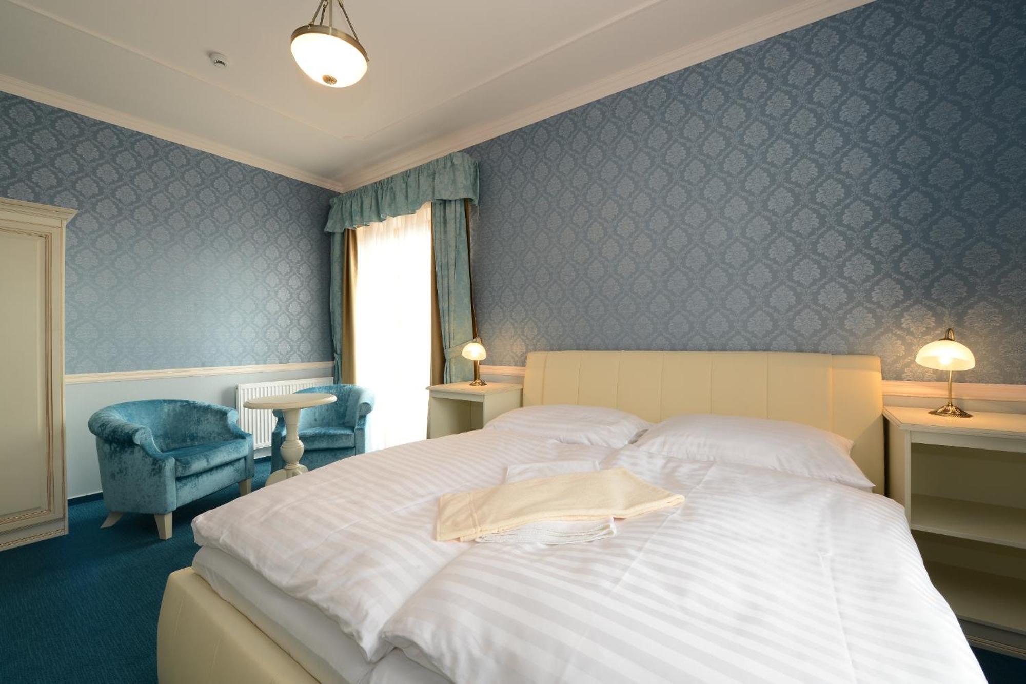 Hotel Gold Chotoviny Kültér fotó