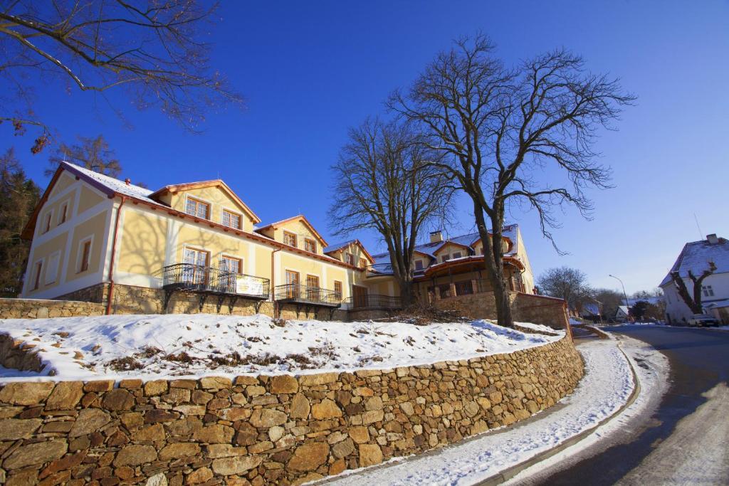 Hotel Gold Chotoviny Kültér fotó